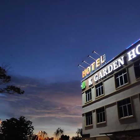 K Garden Hotel Parit Buntar Esterno foto