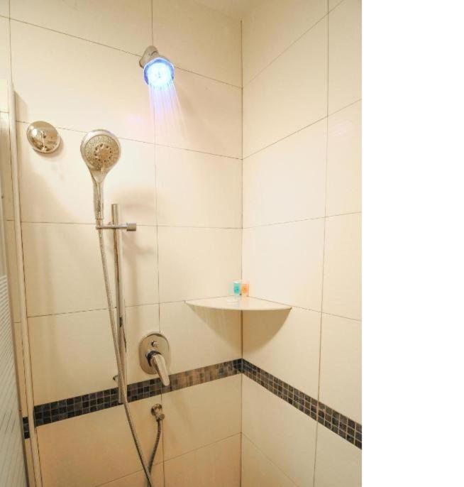 K Garden Hotel Parit Buntar Esterno foto