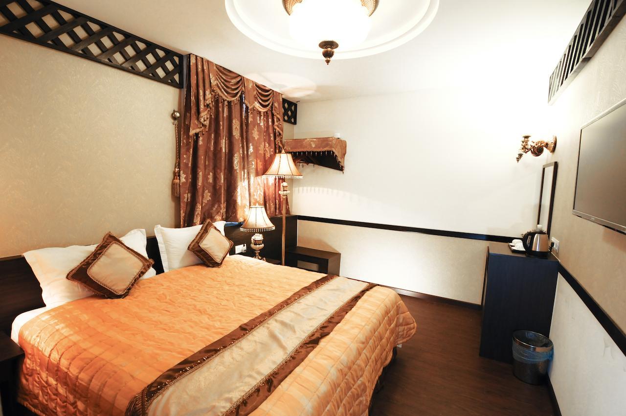 K Garden Hotel Parit Buntar Esterno foto