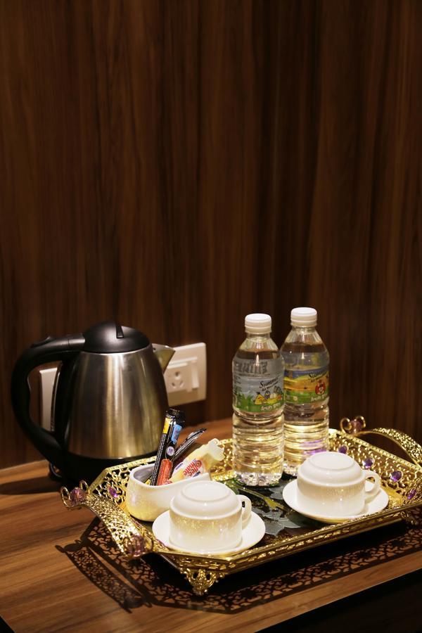 K Garden Hotel Parit Buntar Esterno foto