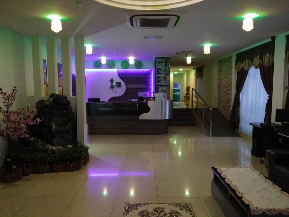 K Garden Hotel Parit Buntar Esterno foto
